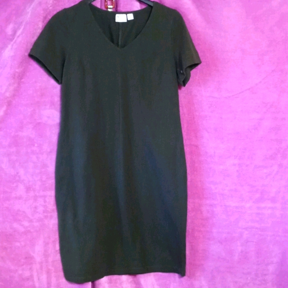 Olive green sheath by Women with Control Sz M